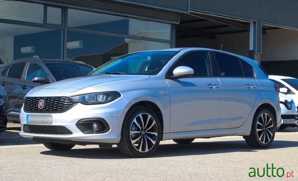 2021' Fiat Tipo Station Wagon photo #3