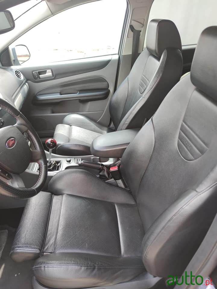 2009' Ford Focus photo #4