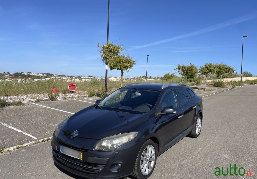 2010' Renault Mégane Sport Tourer photo #3