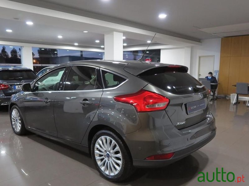 2015' Ford Focus photo #6