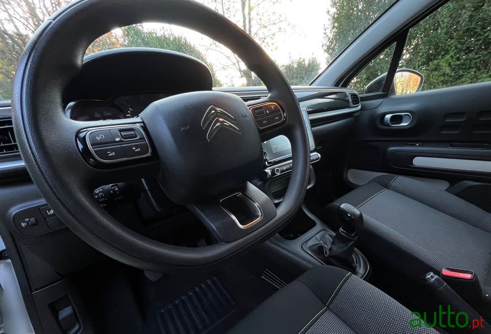 2020' Citroen C3 1.5 Bluehdi Shine photo #6