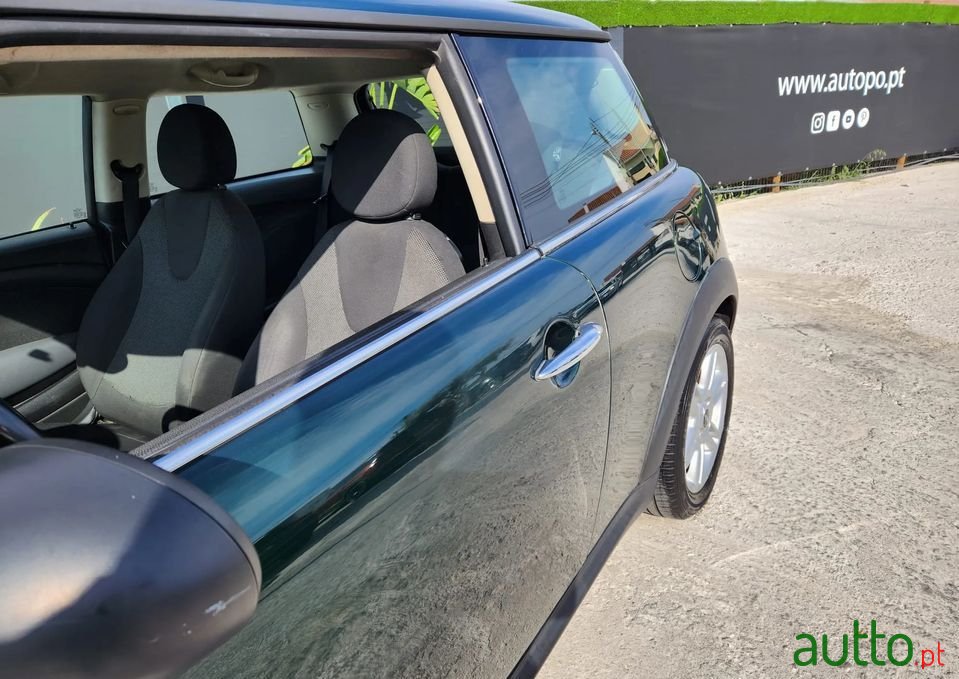 2011' MINI One D photo #5