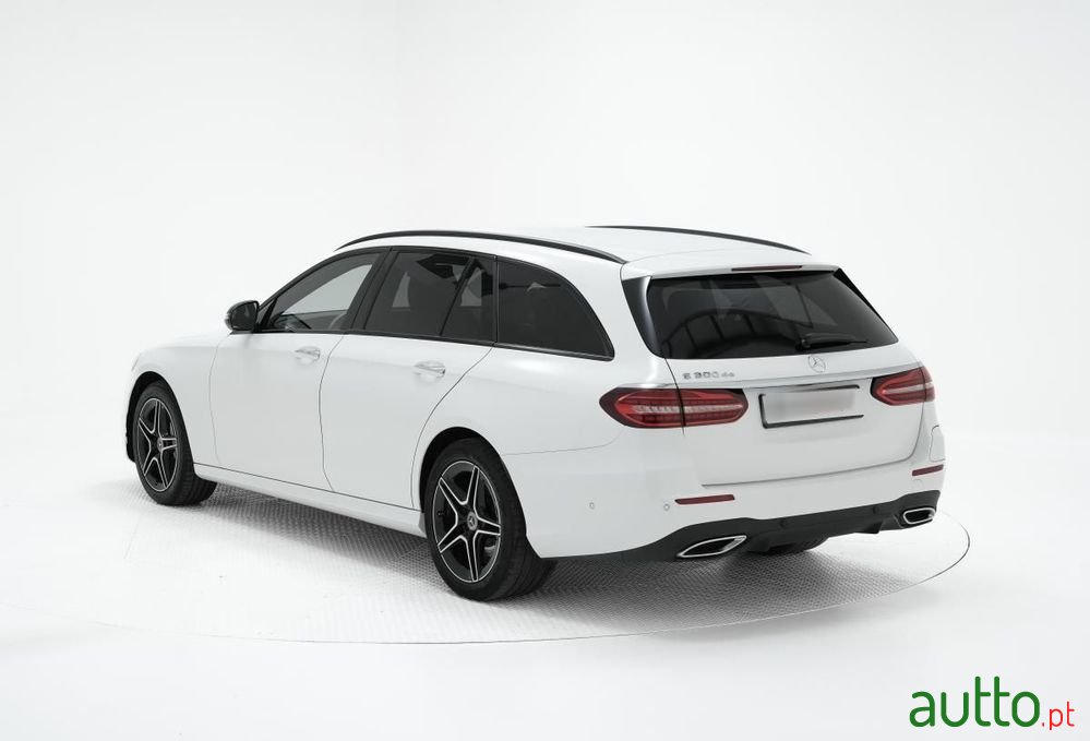 2022' Mercedes-Benz Classe E photo #4