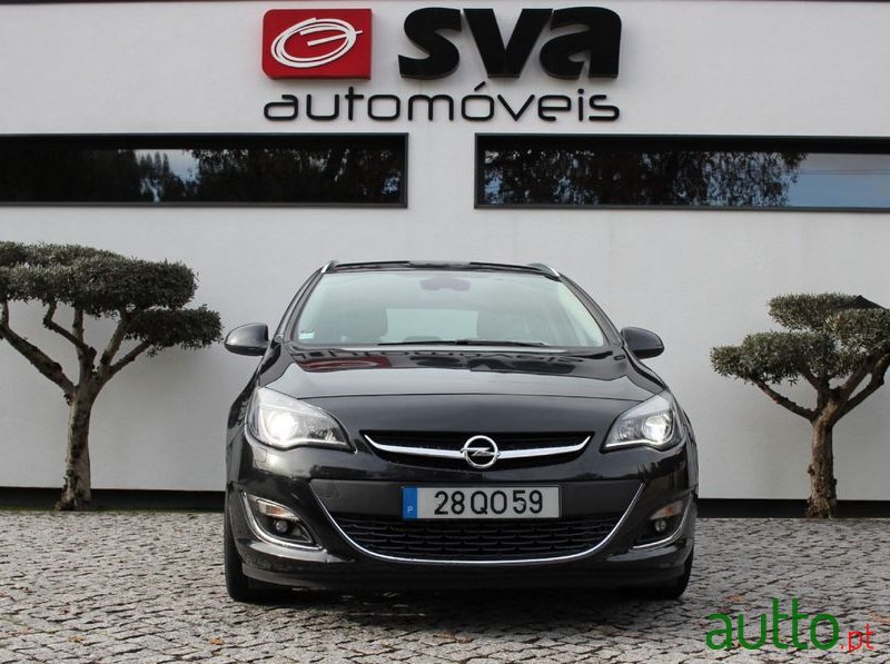 2015' Opel Astra Sports Tourer photo #3