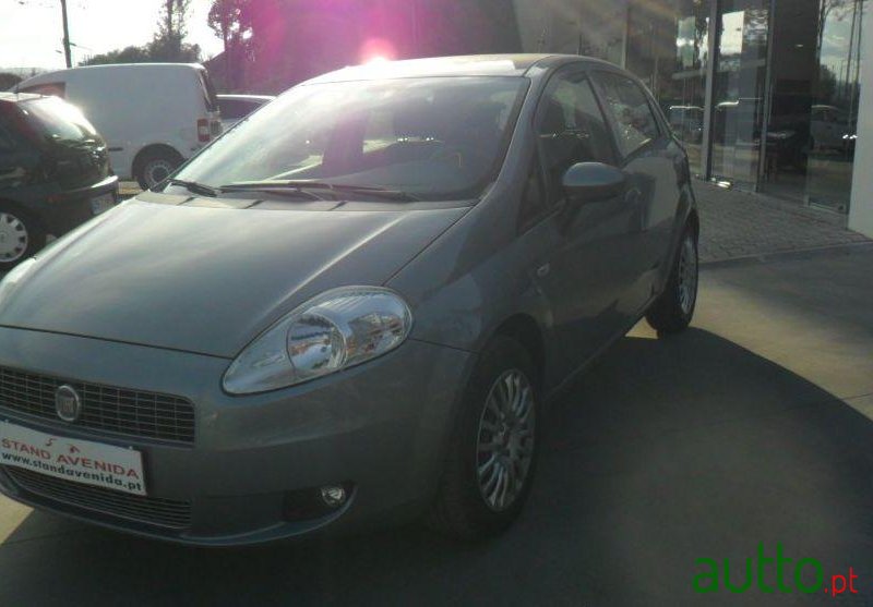 2011' Fiat Grande Punto 1.2 Free Start&Stop photo #2