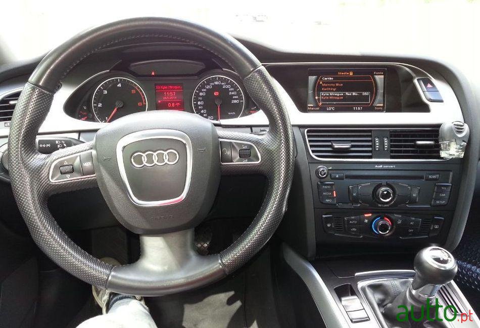 2009' Audi A4 2.0 Tdi Sport photo #2