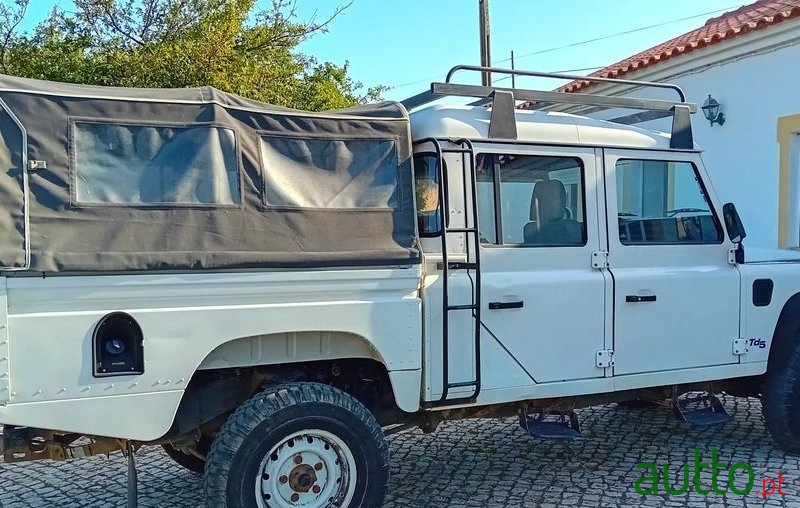 2000' Land Rover Defender photo #3