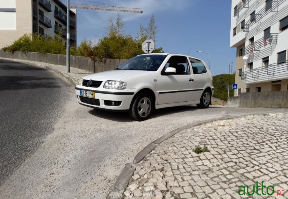 2000' Volkswagen Polo photo #1