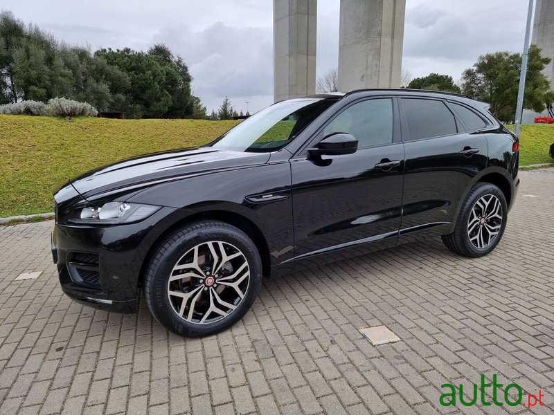 2017' Jaguar F-Pace photo #3