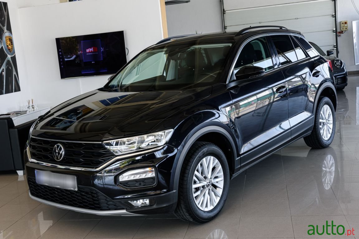 2021' Volkswagen T-Roc photo #2