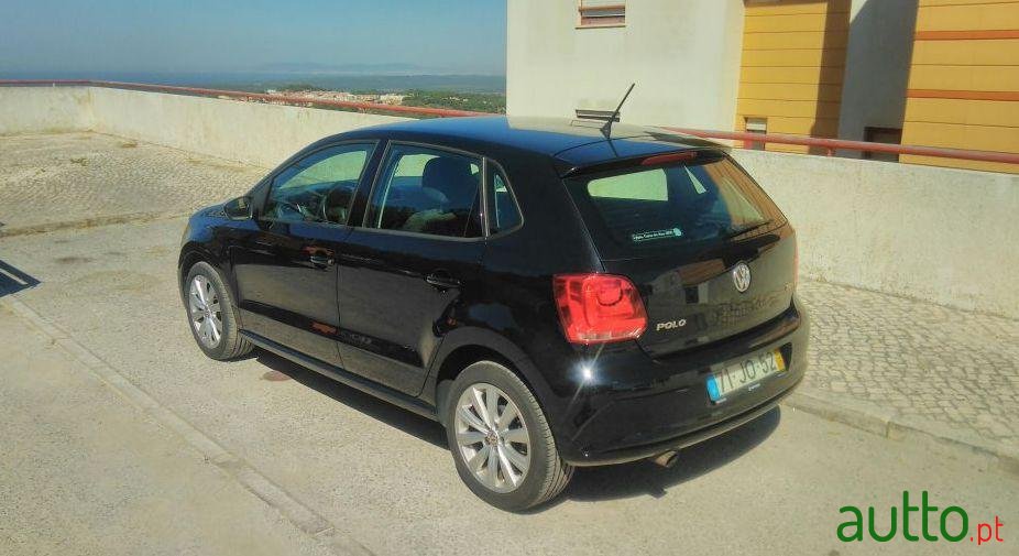 2010' Volkswagen Polo photo #1