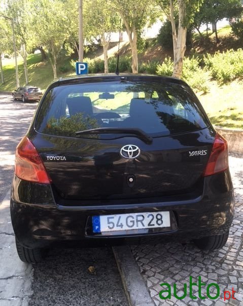 2008' Toyota Yaris photo #4