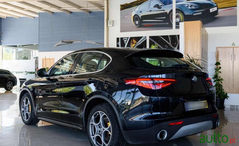 2018' Alfa Romeo Stelvio 2.2 D Super At8 photo #5