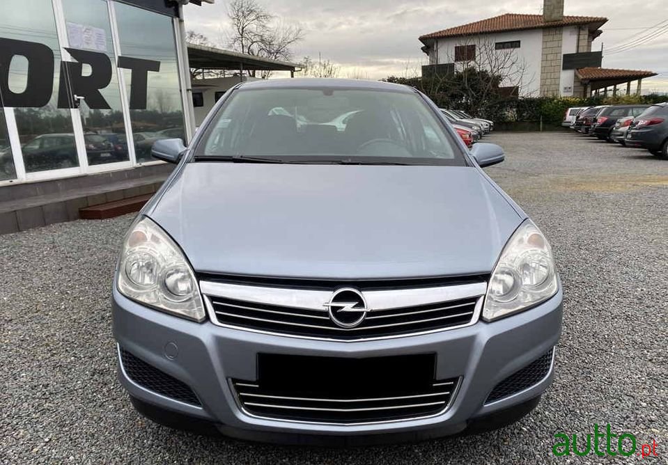 2007' Opel Astra photo #2