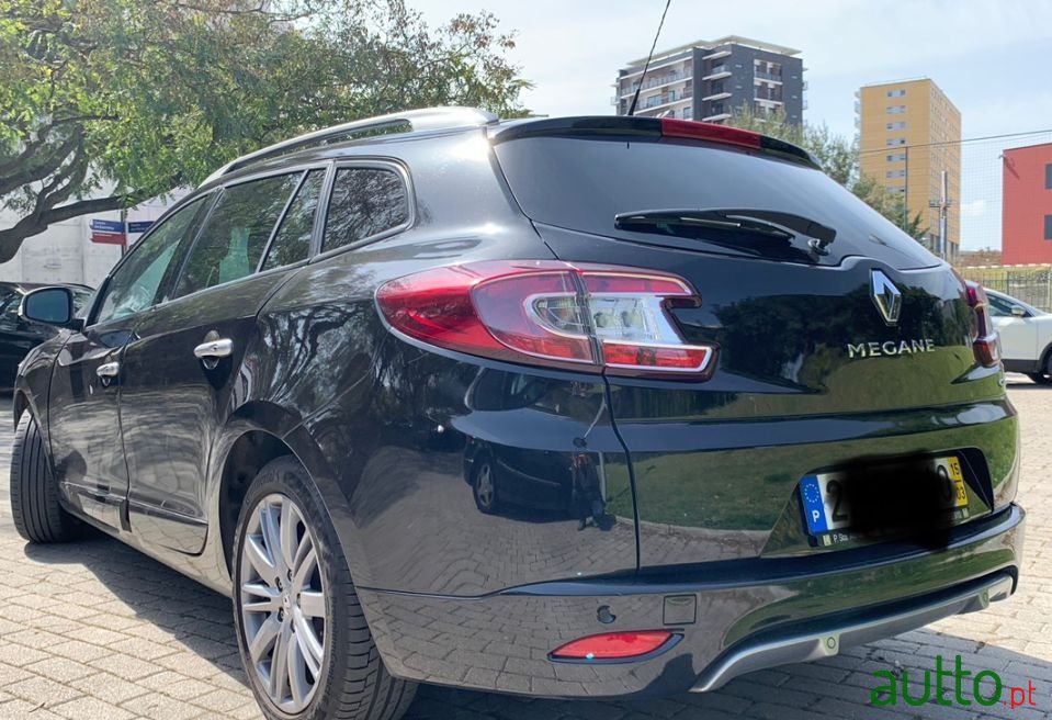 2015' Renault Megane Sport Tourer photo #6