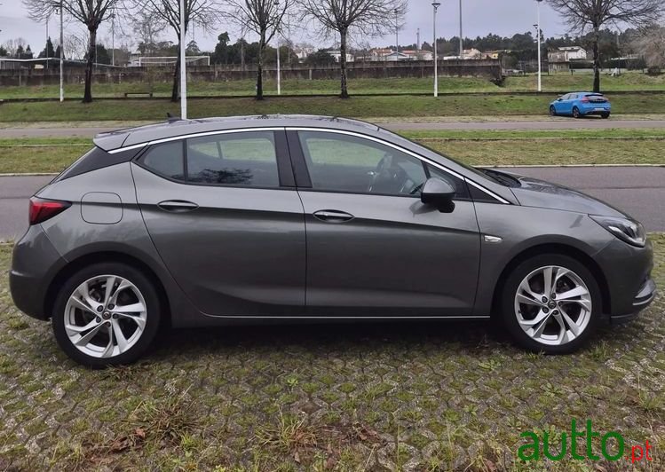 2019' Opel Astra 1.0 Dynamic S/S photo #1
