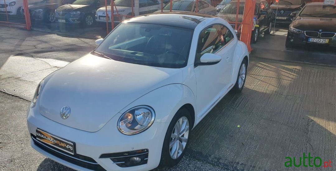 2018' Volkswagen New Beetle photo #5