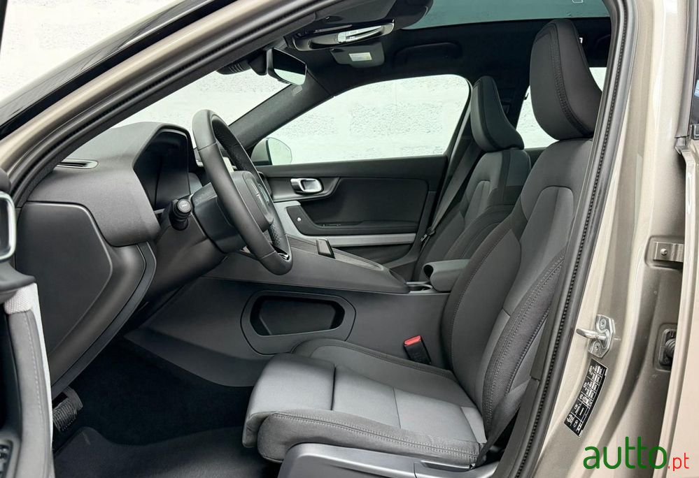 2020' Polestar 2 photo #4