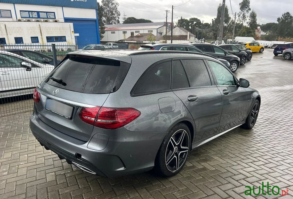 2021' Mercedes-Benz Classe C De Amg Line photo #5