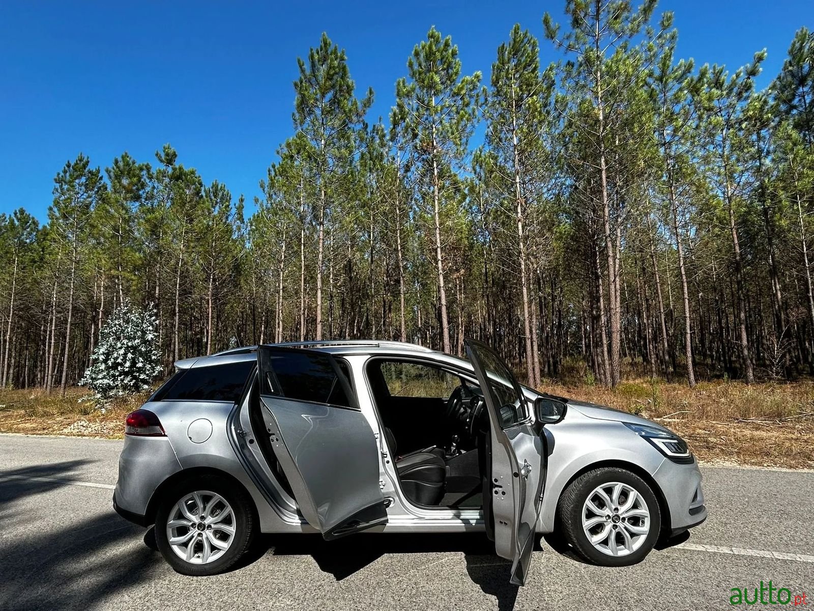 2018' Renault Clio Sport Tourer photo #4