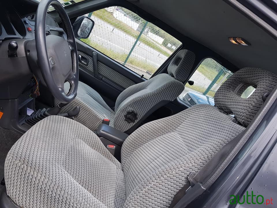 1996' Mitsubishi Pajero GLS photo #5