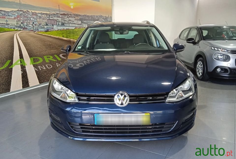 2016' Volkswagen Golf photo #3