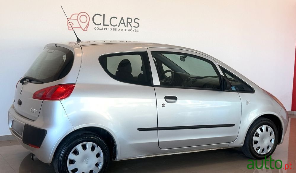 2008' Mitsubishi Colt photo #5