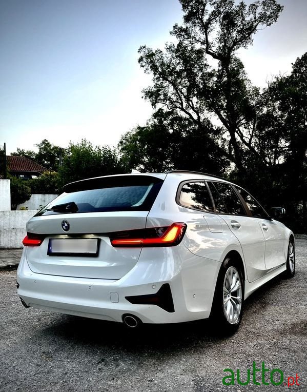 2019' BMW 318 photo #2