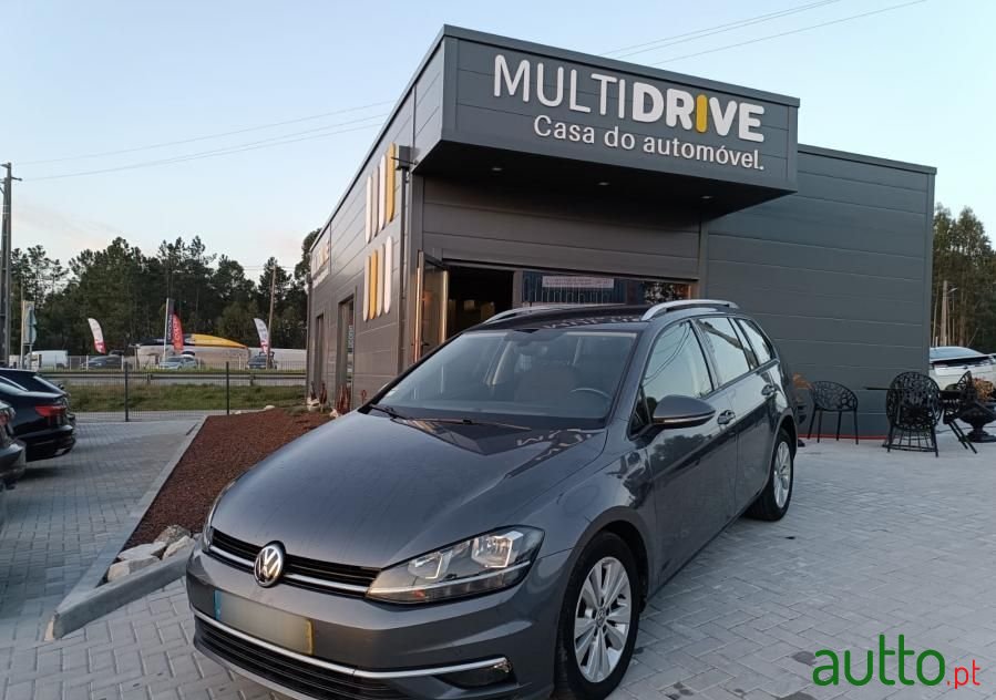 2017' Volkswagen Golf Variant photo #1