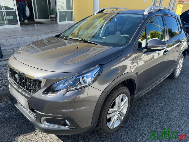 2019' Peugeot 2008 1.2 Puretech Signature photo #2