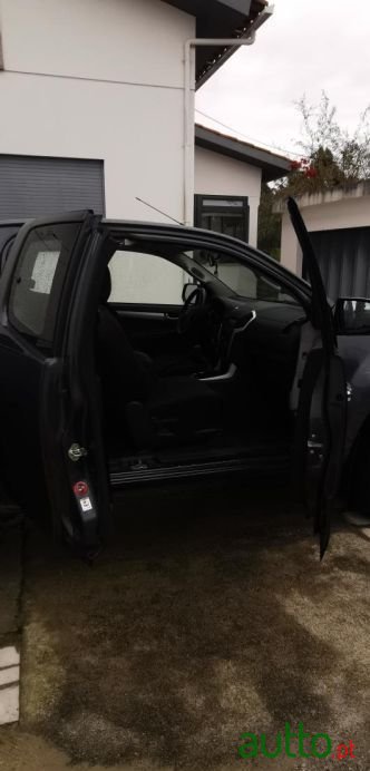 2017' Isuzu D-Max photo #4