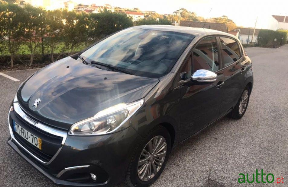 2016' Peugeot 208 1.6 Bluehdi Style photo #1