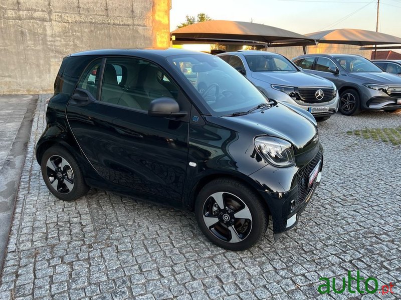 2021' Smart Fortwo Eq Passion photo #3