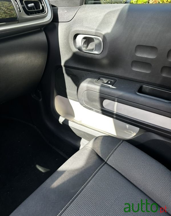 2019' Citroen C3 photo #6