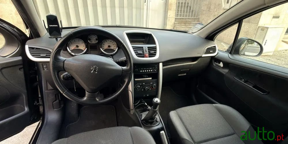 2011' Peugeot 207 Sw photo #6