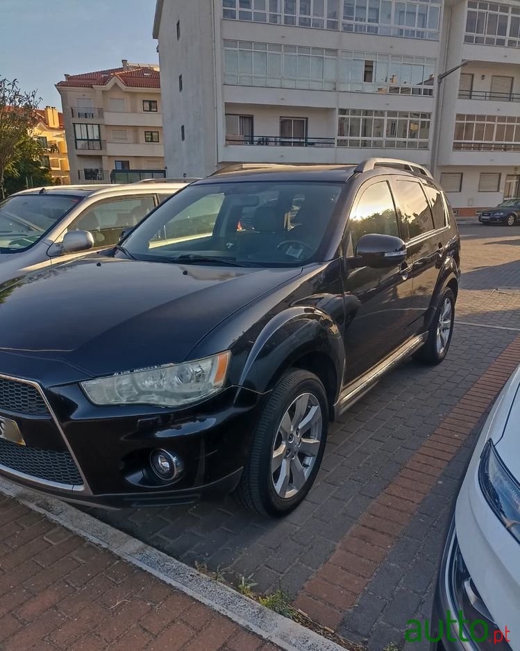 2012' Mitsubishi Outlander photo #3