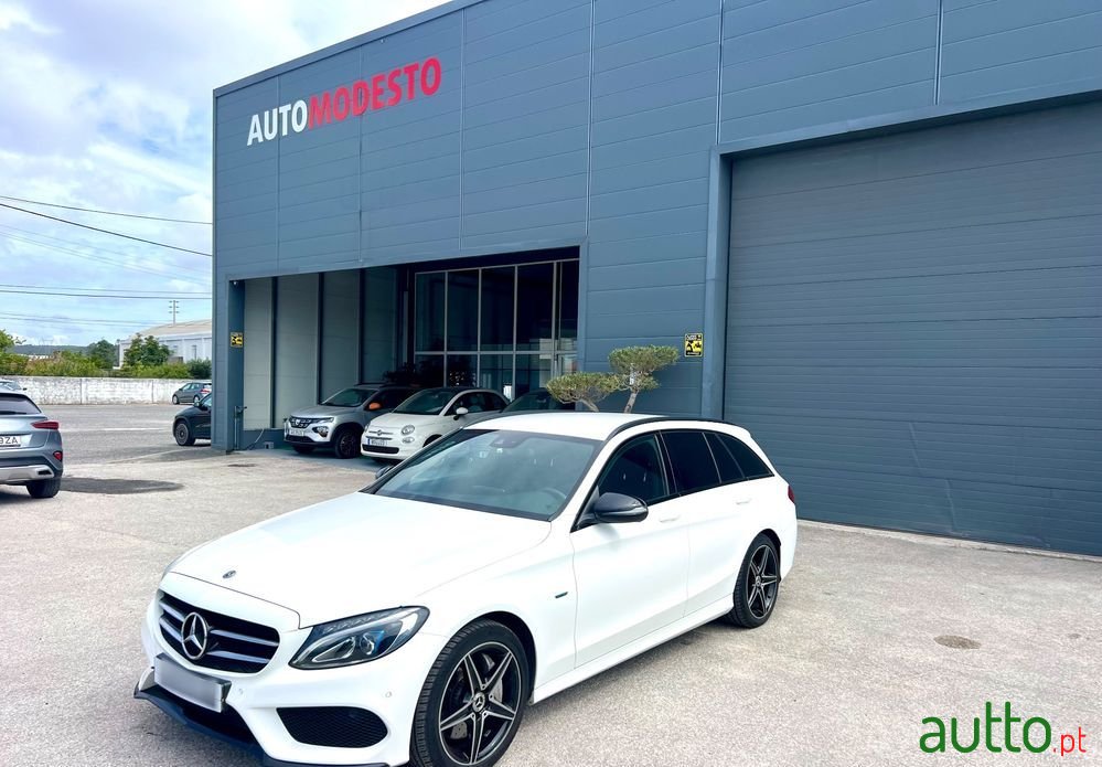 2017' Mercedes-Benz Classe C photo #2