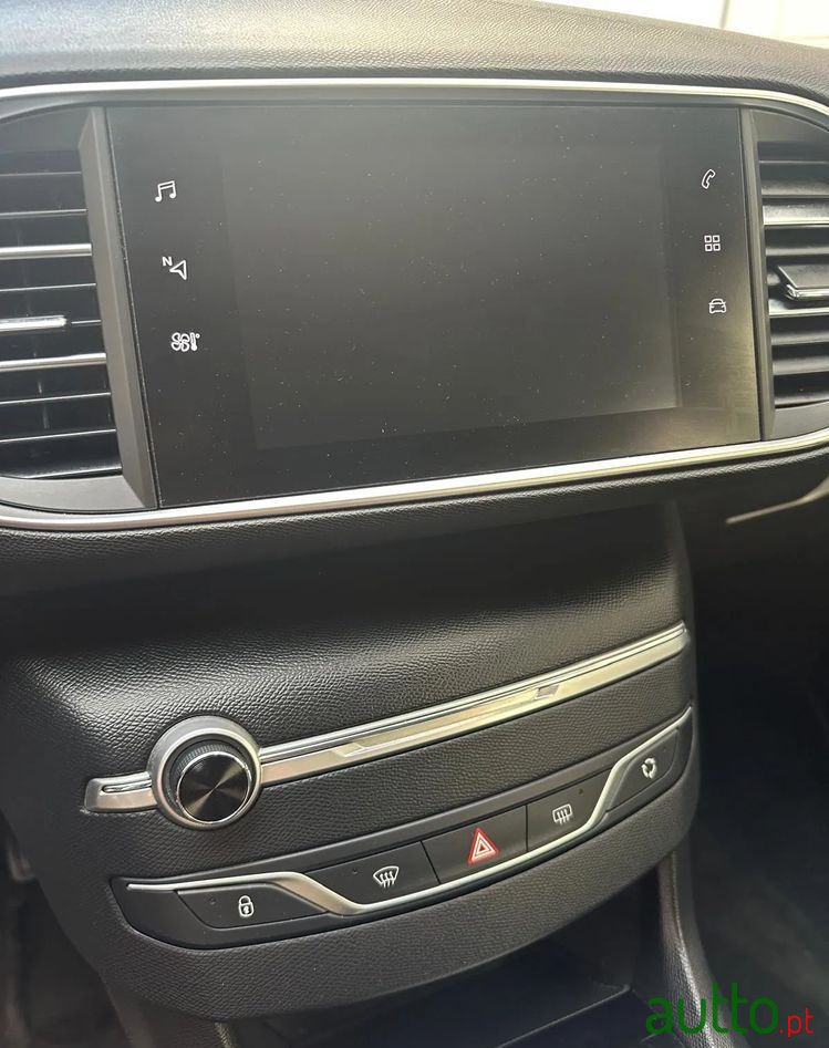 2019' Peugeot 308 photo #4