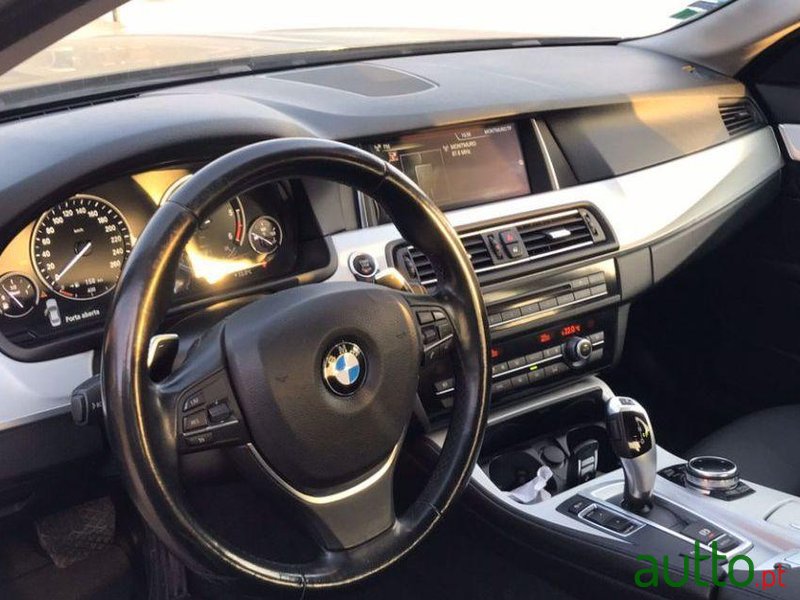 2014' BMW 520 Luxury photo #1