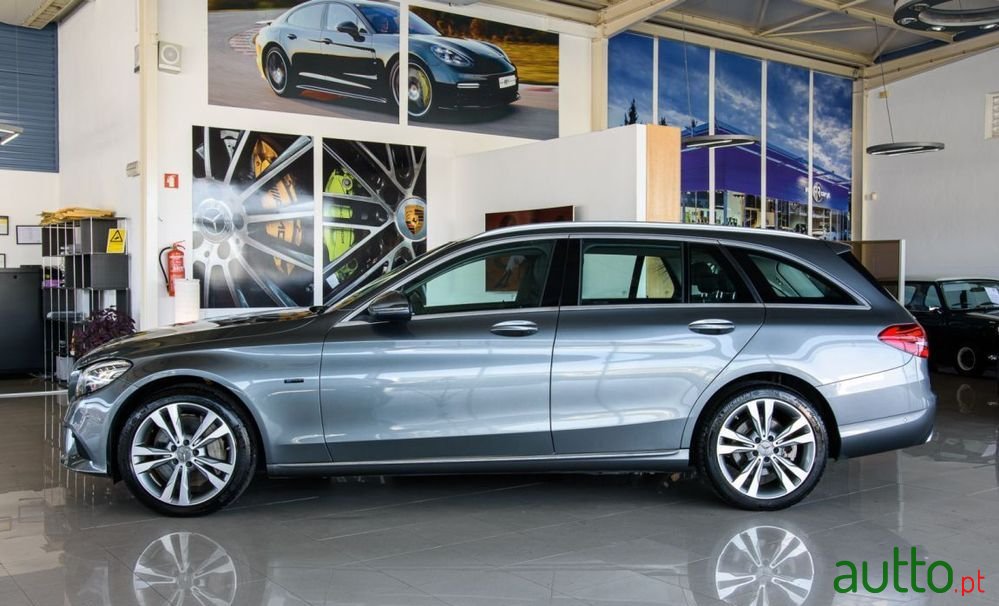 2020' Mercedes-Benz C 300 photo #2