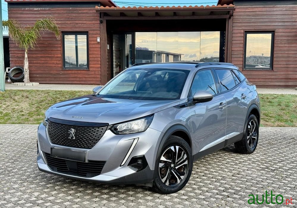 2021' Peugeot 2008 photo #1