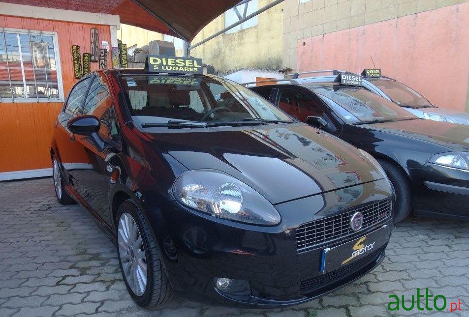 2009' Fiat Grande Punto photo #1