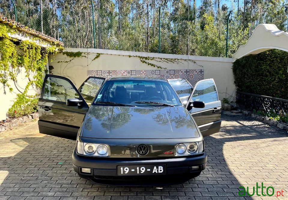 1992' Volkswagen Passat photo #1