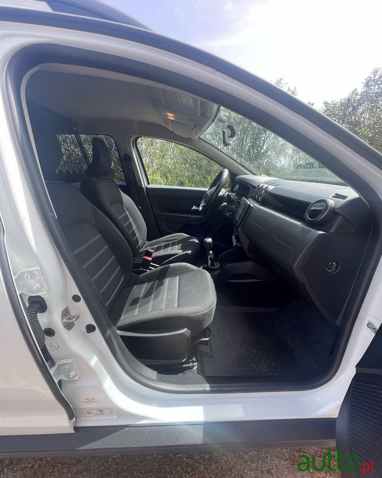 2022' Dacia Duster photo #6