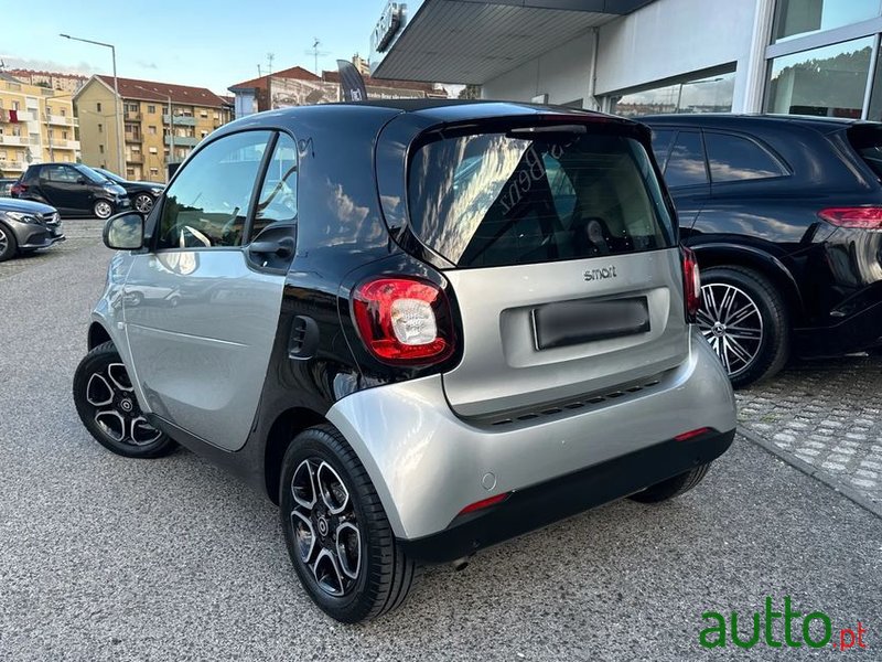 2019' Smart Fortwo photo #3