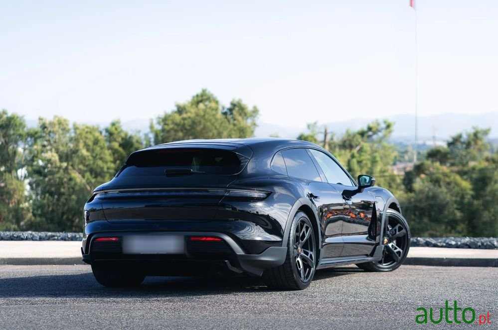 2022' Porsche Taycan Cross Turismo 4 photo #6
