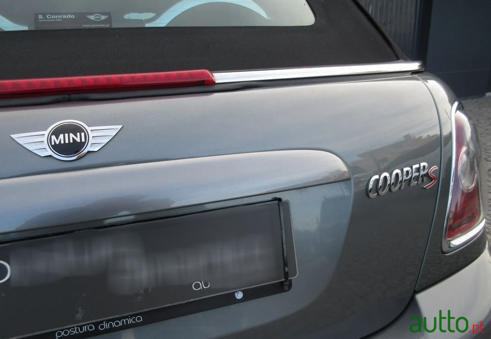 2009' MINI Cabrio Cooper S photo #5