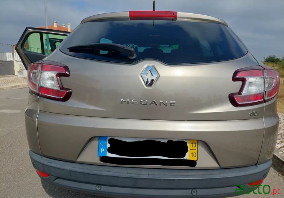 2013' Renault Megane Sport Tourer photo #4