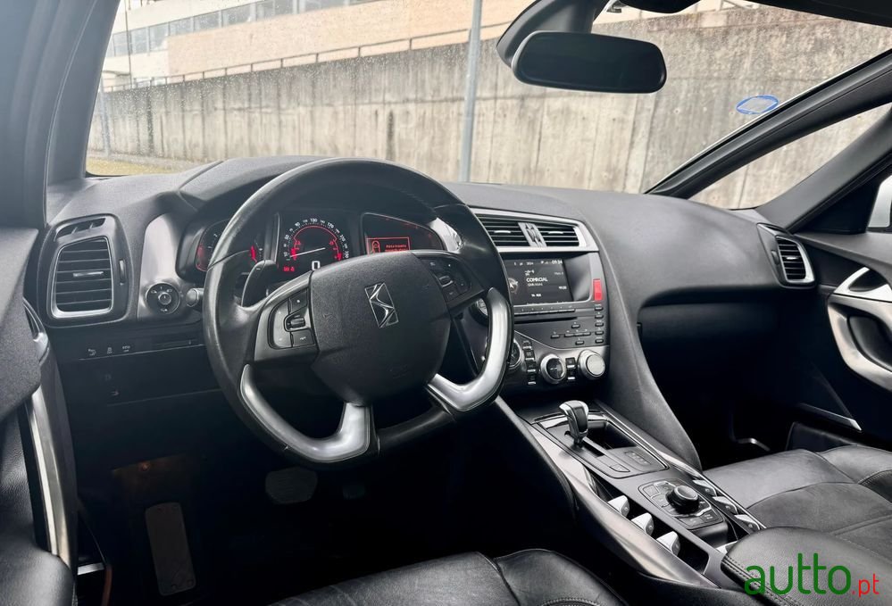 2014' Citroen DS5 photo #3