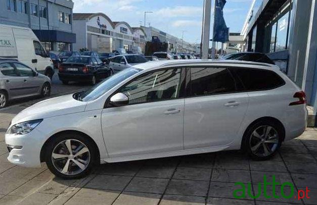 2017' Peugeot 308 Sw photo #1